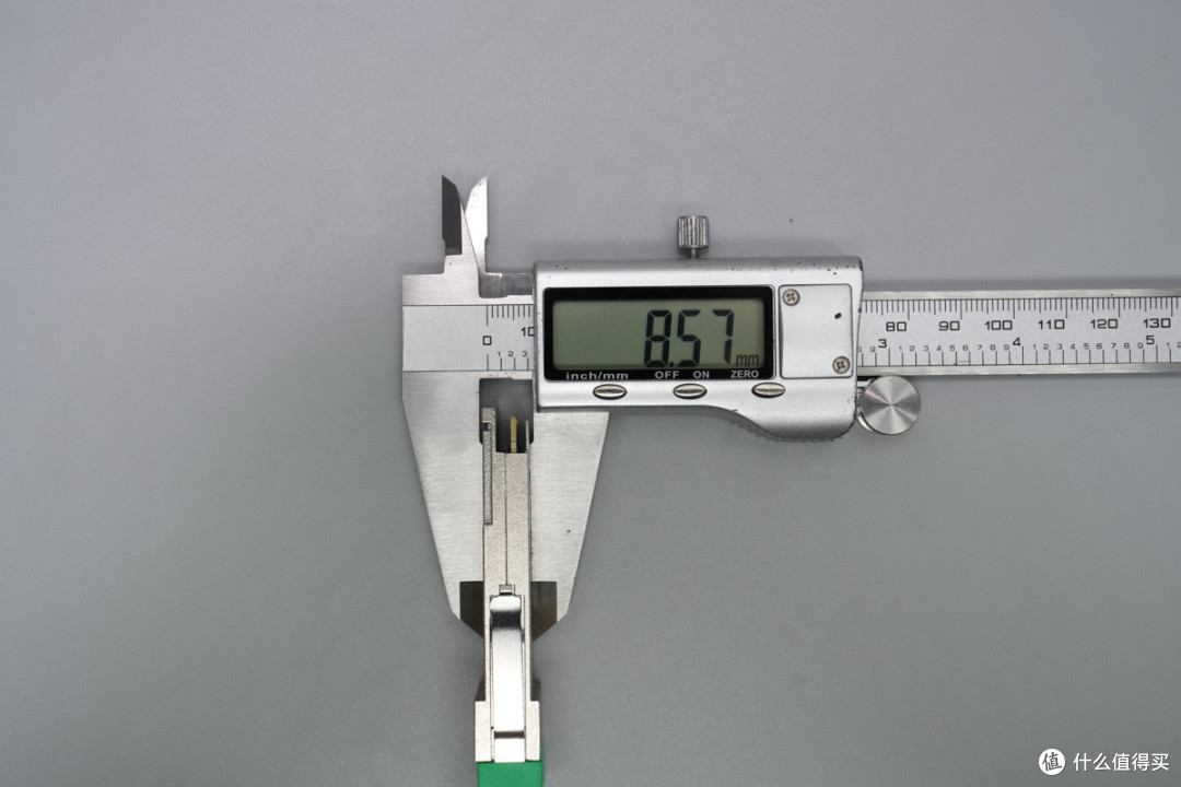 QSFP28标准设计,新易盛100G光模块拆解