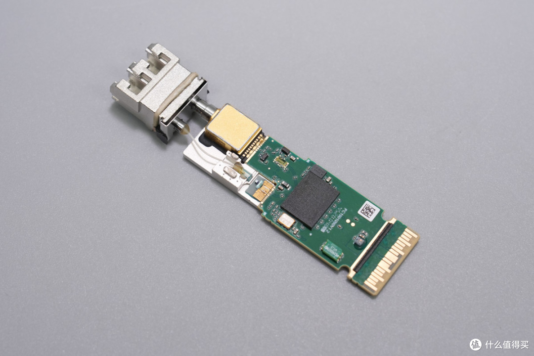 QSFP28标准设计,新易盛100G光模块拆解