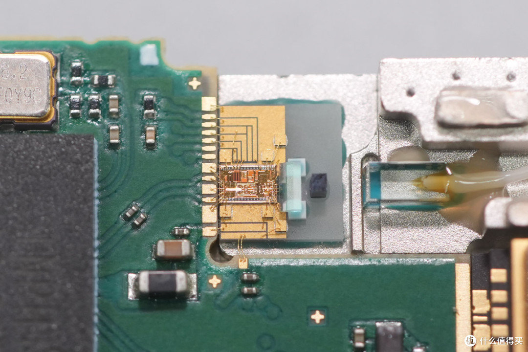 QSFP28标准设计,新易盛100G光模块拆解