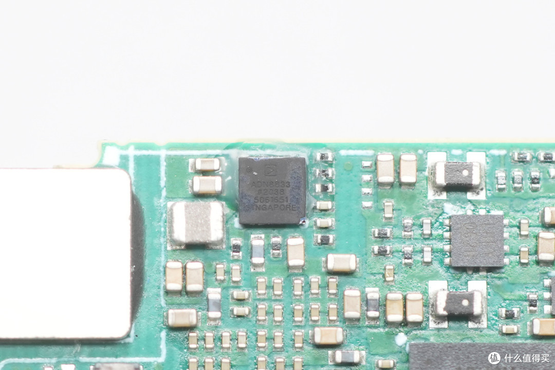 QSFP28标准设计,新易盛100G光模块拆解