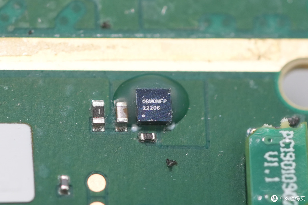 QSFP28标准设计,新易盛100G光模块拆解