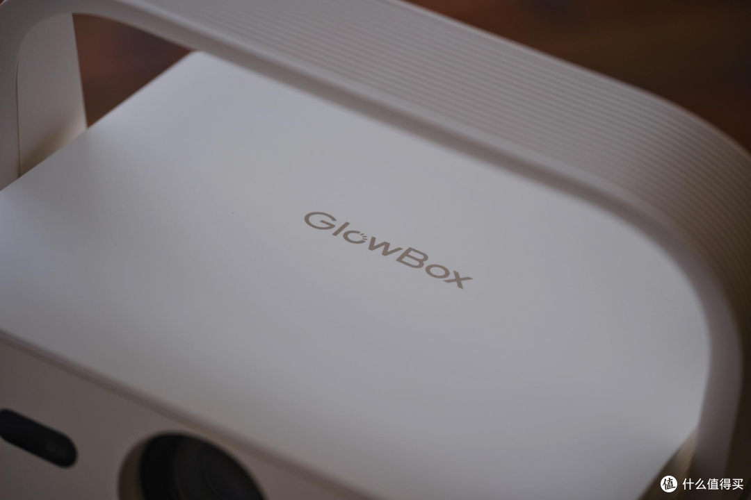 观影、玩游戏、投氛围墙：我的居家放松搭子 GlowBox 小光盒R1