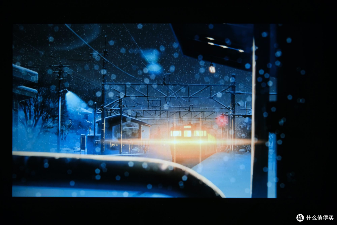 观影、玩游戏、投氛围墙：我的居家放松搭子 GlowBox 小光盒R1