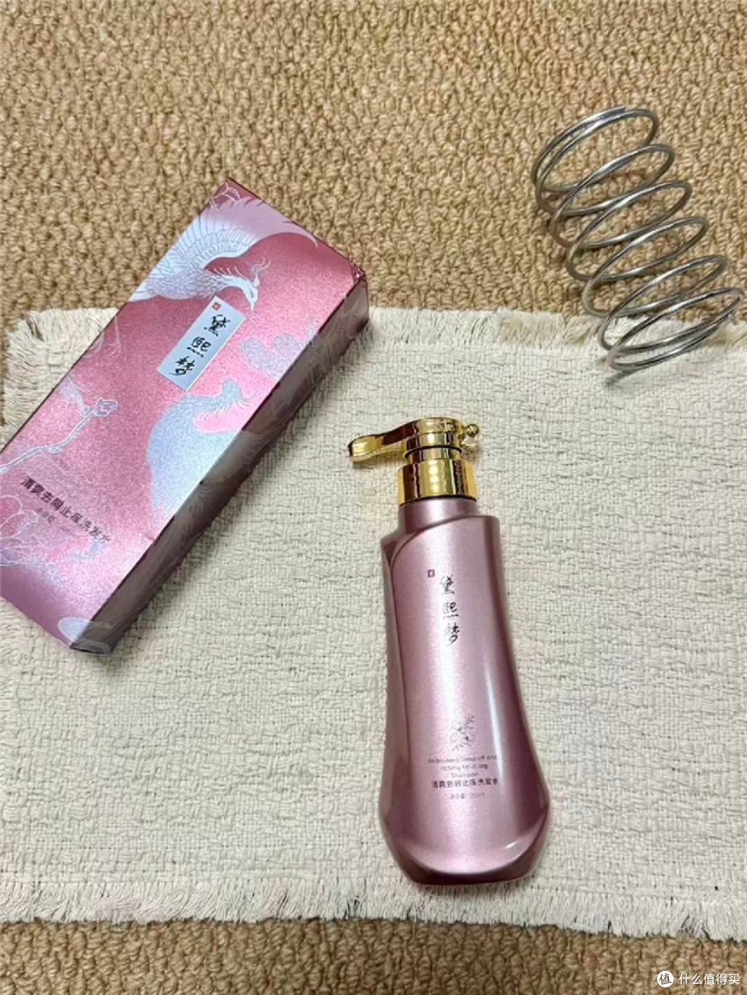 20+女生的4瓶头皮护理调整记录:头屑头痒如何改善?