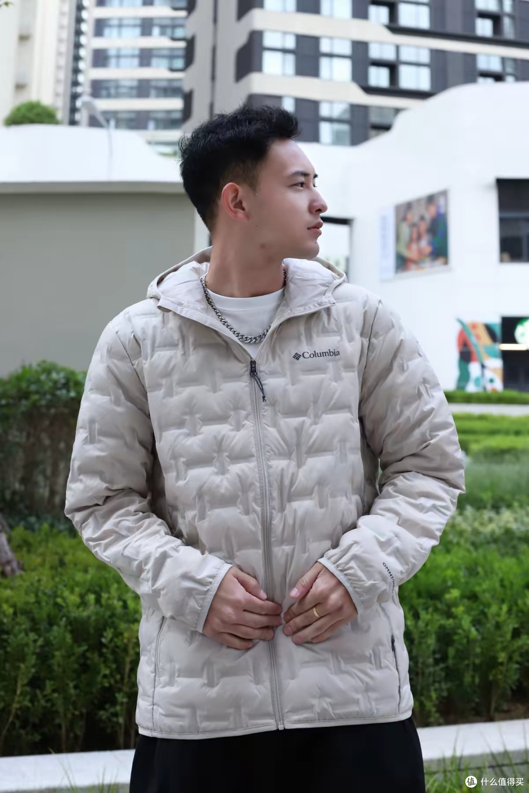 热压锁绒与银点蓄热技术锁温保暖