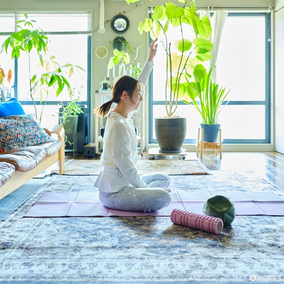 她从城市搬到乡下,一间旧木屋住出了人生的高级感