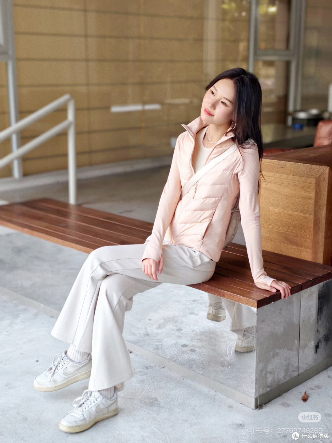 石墨烯鹅绒服的轻盈保暖特性