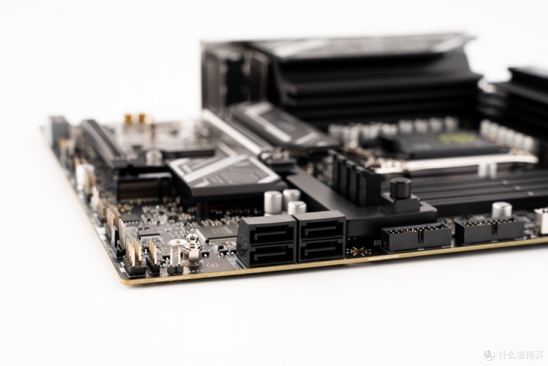微星 MAG Z890M GAMING PLUS WIFI 小黑龙开箱及装机分享