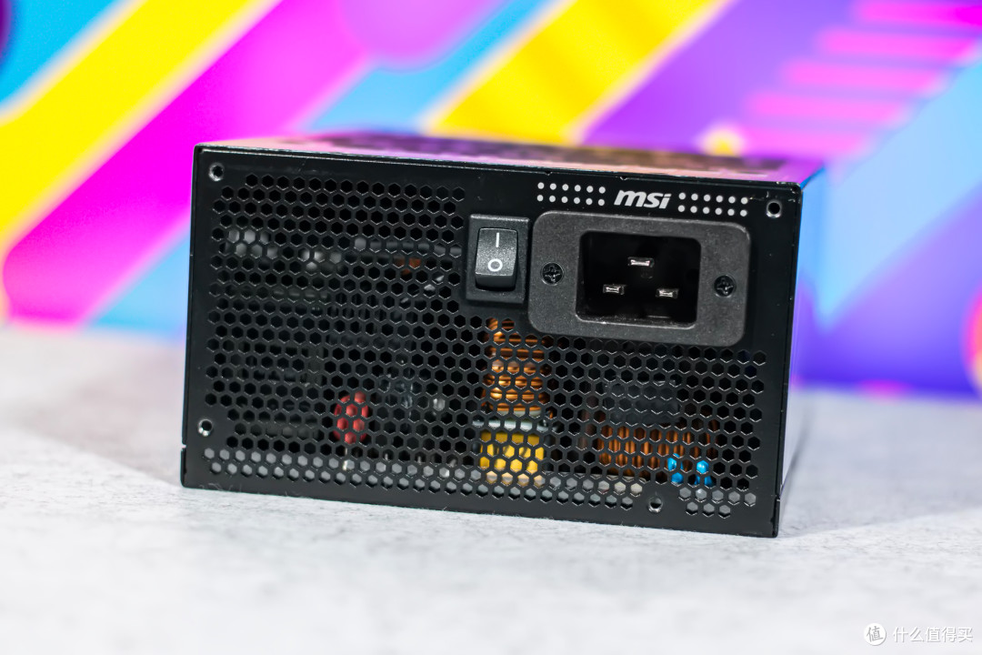 钛金能效,杜绝烧接口,微星MPG Ai1300TS PCIE5月神电源装机实测