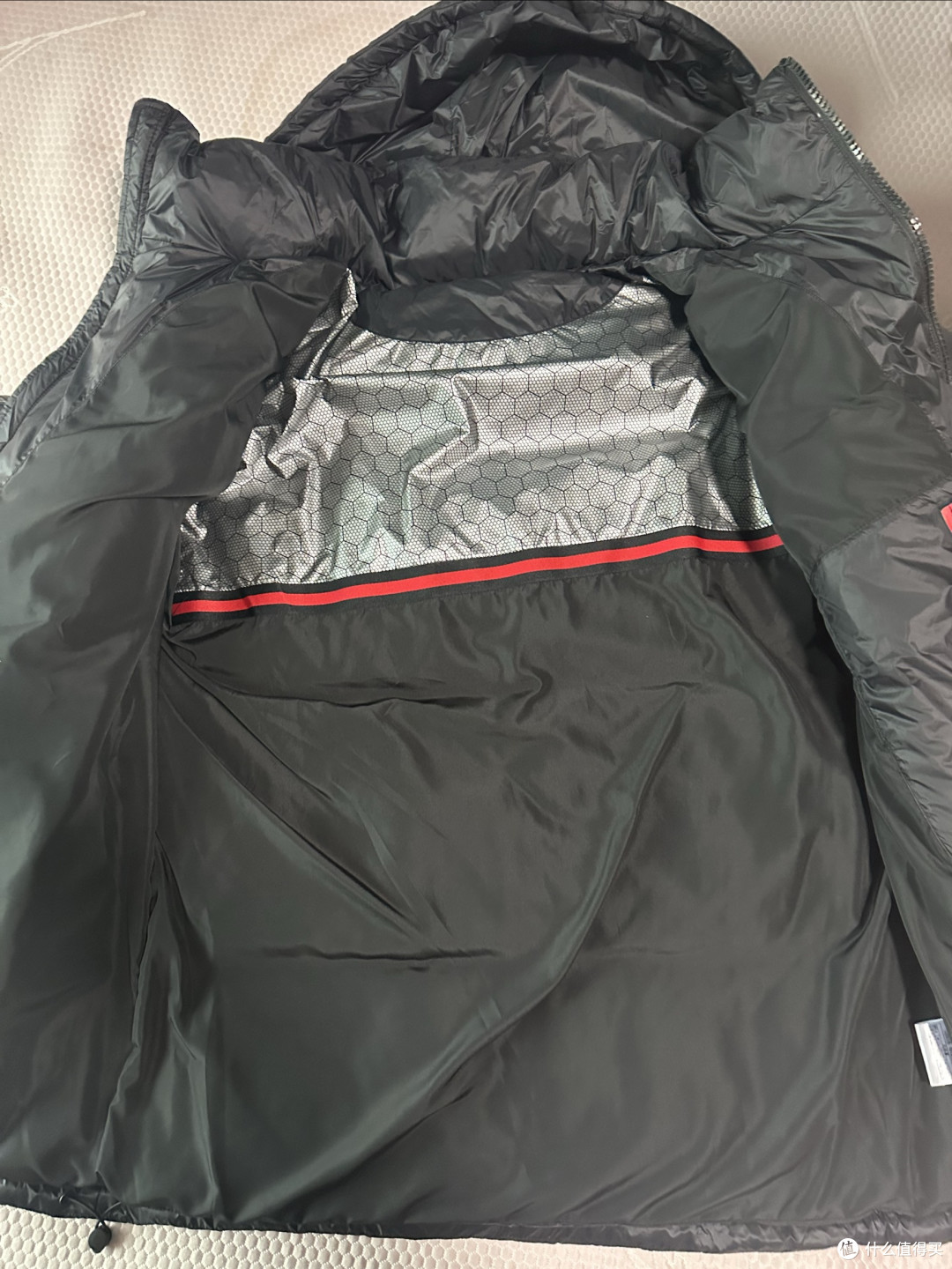 VBREX 羽绒服测评,千元配置只要 399,防泼水面料雨雪天气也安心