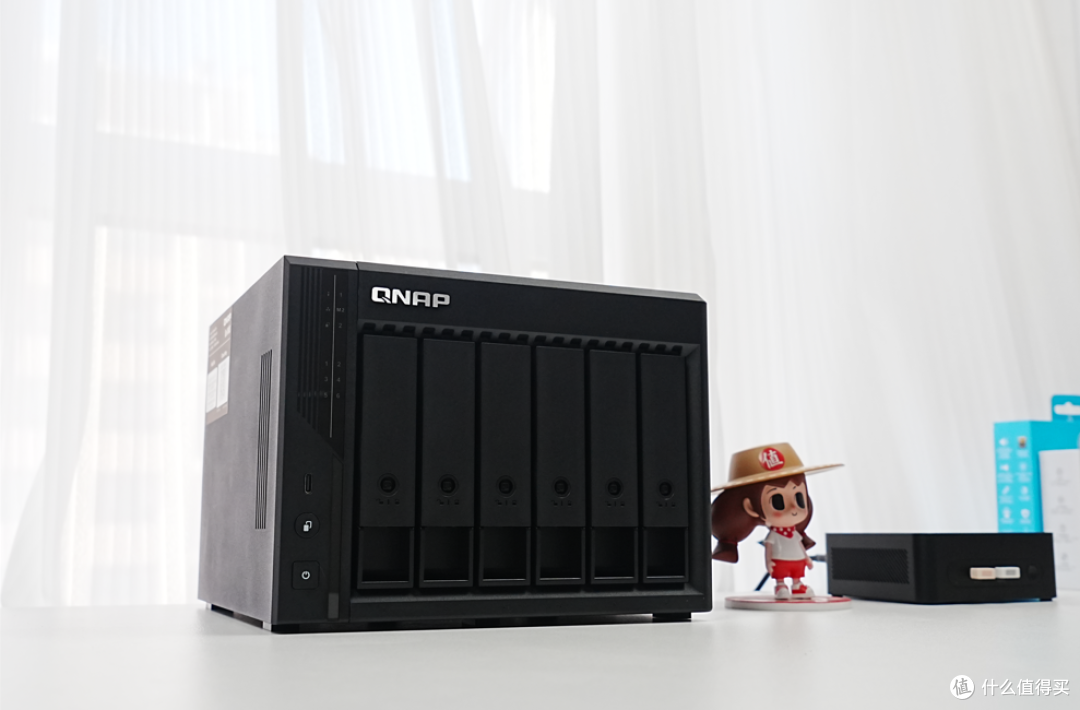 威联通大变样！Qu605搭配QuONE、微信小程序、QTS 6.1上手体验