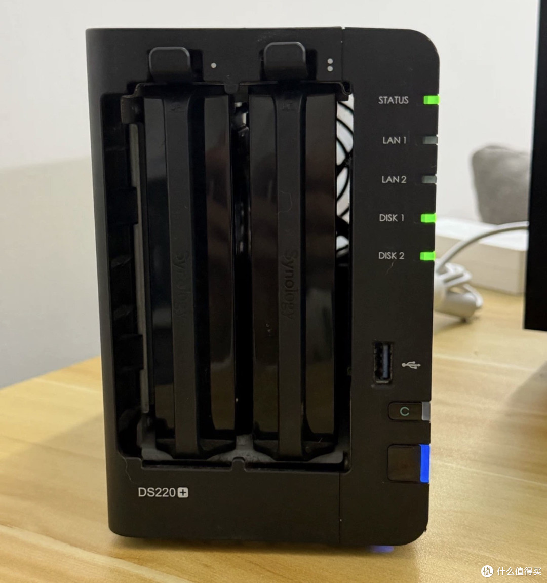 闲鱼大量涌入群晖DS220+，双盘位加双千兆，盘活旧硬盘值不值？
