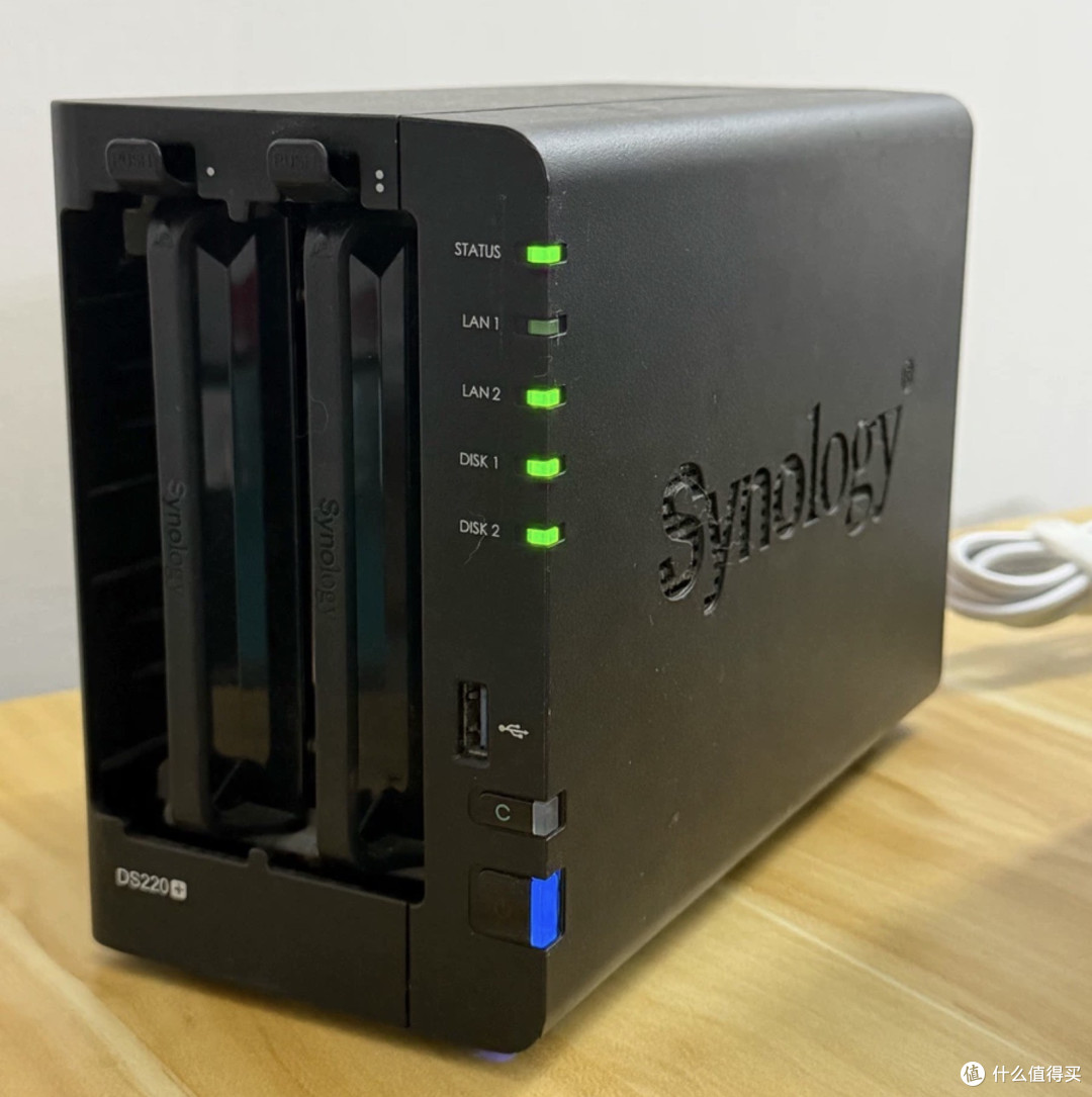 闲鱼大量涌入群晖DS220+，双盘位加双千兆，盘活旧硬盘值不值？