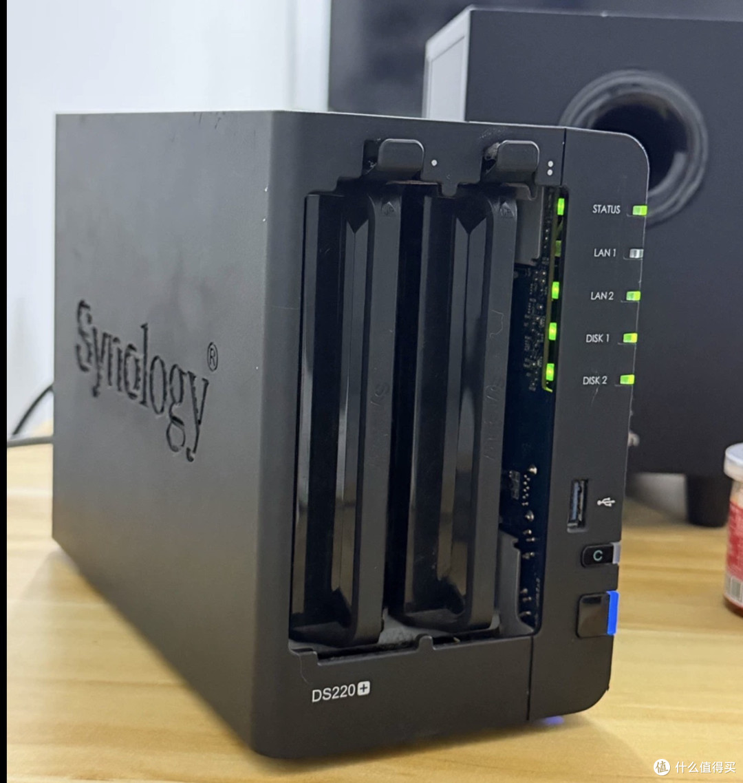 闲鱼大量涌入群晖DS220+，双盘位加双千兆，盘活旧硬盘值不值？