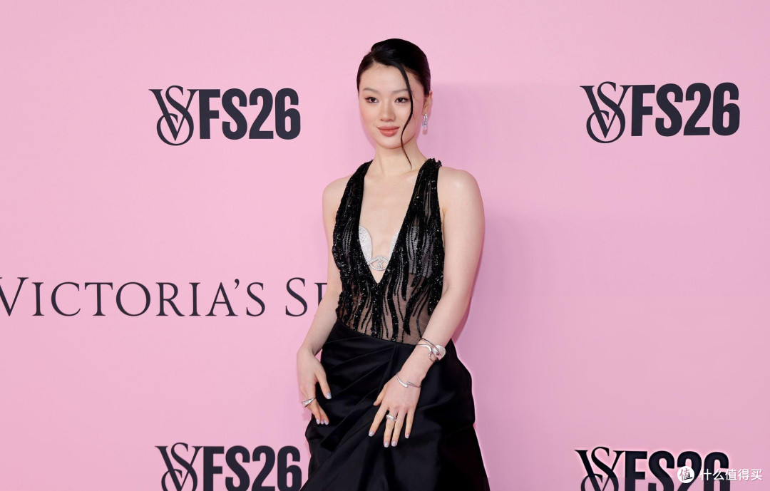 单依纯拿下维密代言:那张 "纯欲高级脸" 不是天生的,是养出来的