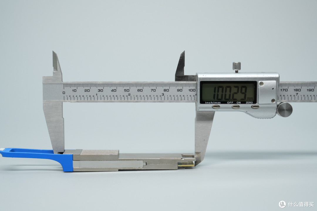 传输距离达2km,新易盛400G QSFP-DD光模块拆解