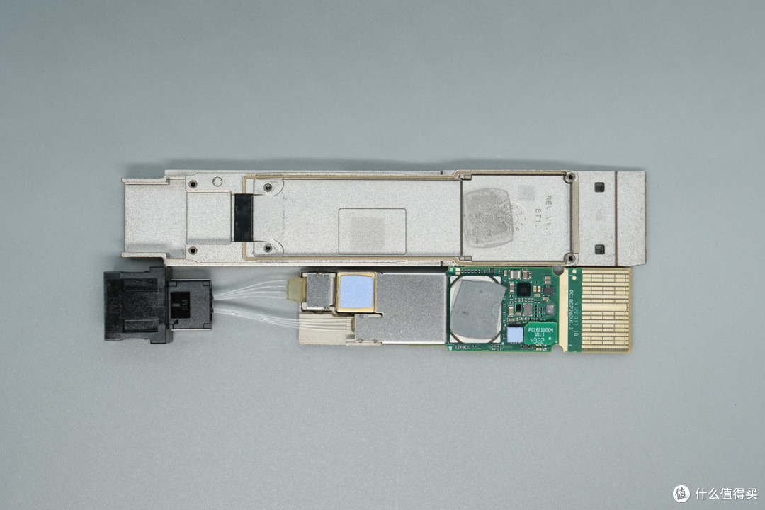 传输距离达2km,新易盛400G QSFP-DD光模块拆解