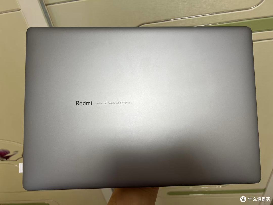红米 RedmiBook Pro 15 机身正面