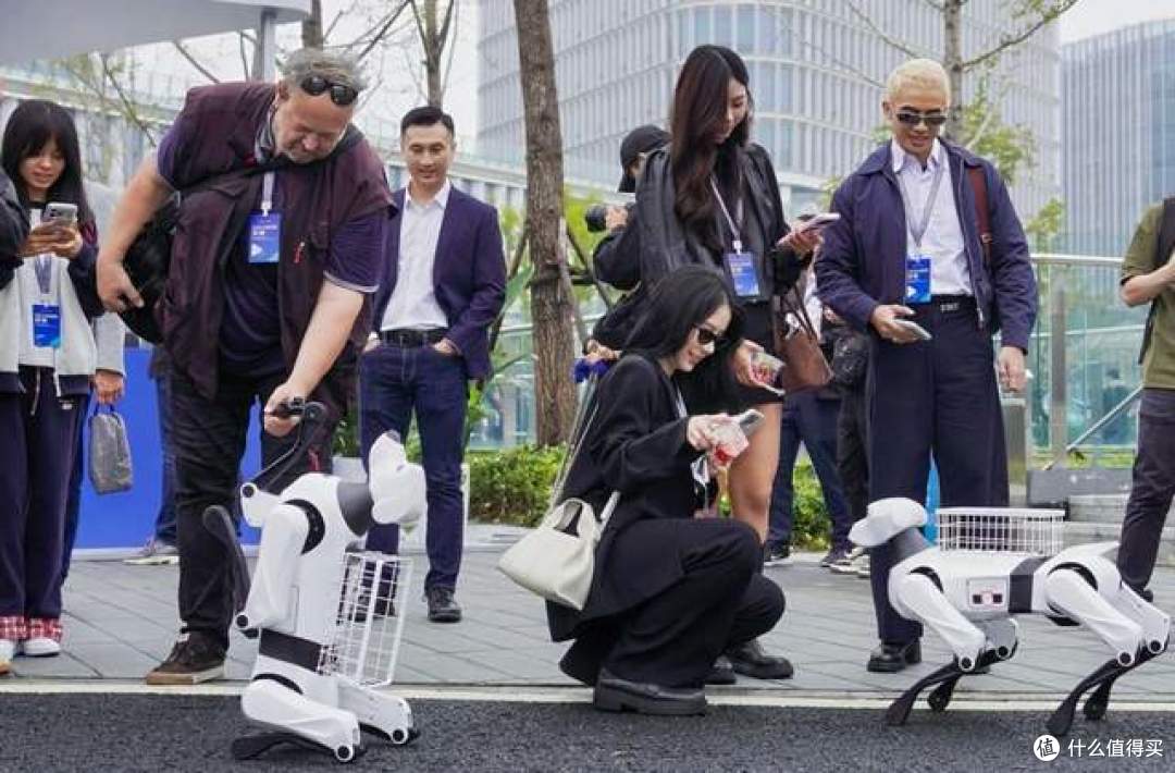 摊牌了,奇瑞不仅是车企,AI大模型、芯片……瑶光2035来了!