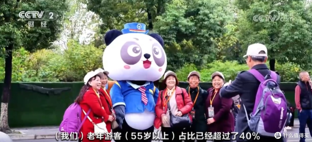 全国古镇的酒吧,淡季都应该改为老年KTV