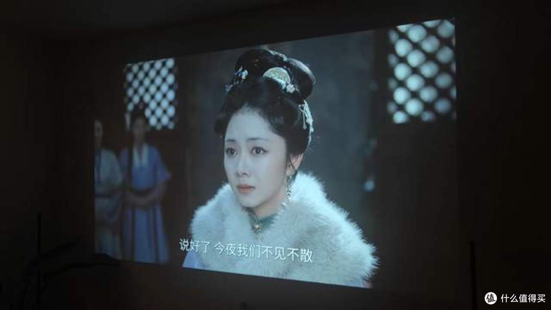 几百块?凭什么敢说自己不是白牌投影?小光盒R1深度体验来了