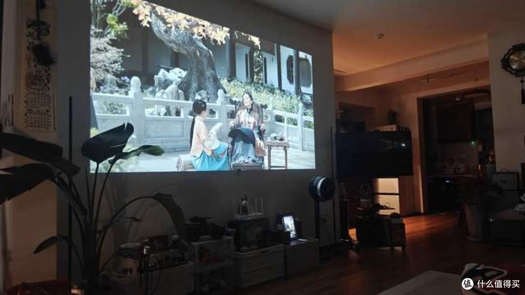 几百块?凭什么敢说自己不是白牌投影?小光盒R1深度体验来了