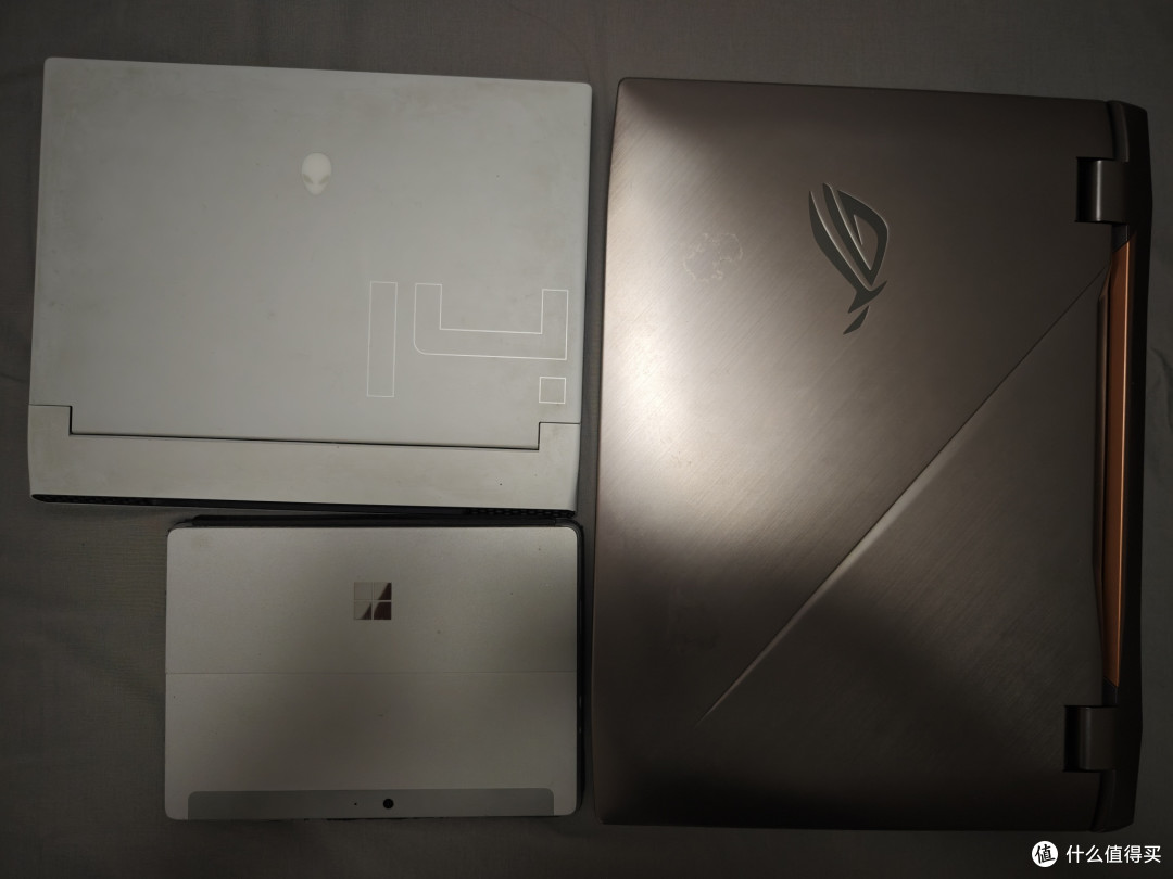 外星人X14和surface go两个加起来还没它大