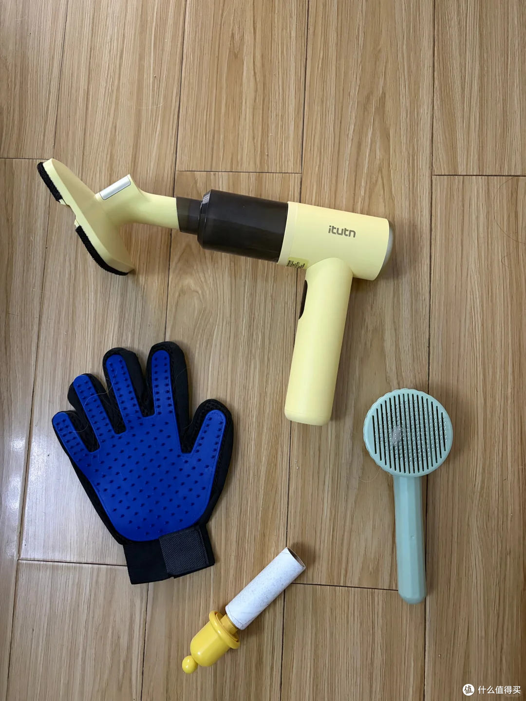 猫毛每天都要清,用哪种工具最省事?4种清洁工具实测