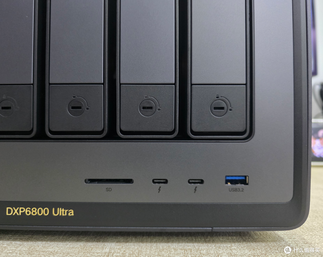 双万兆+双雷电4!六盘位“狠家伙”,绿联DXP6800 Ultra深度评测