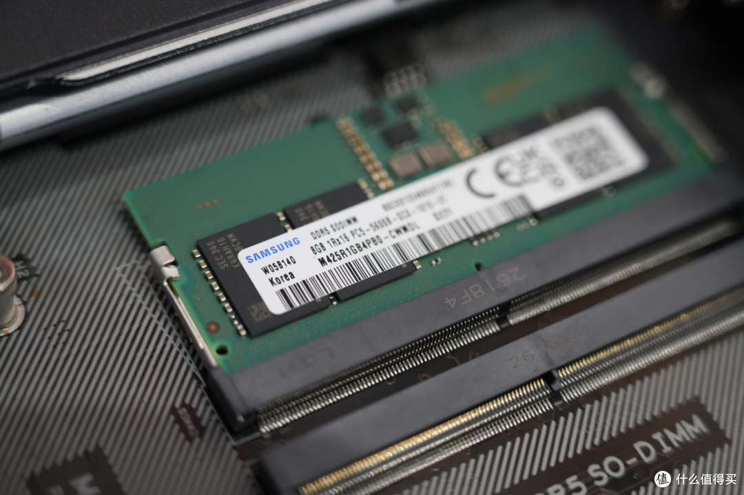 双万兆+双雷电4!六盘位“狠家伙”,绿联DXP6800 Ultra深度评测