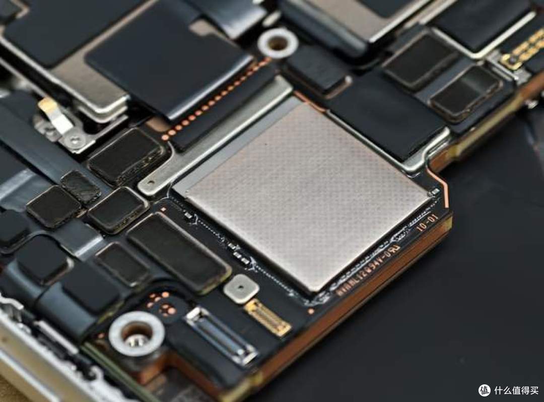 FaceID死机bug引吐槽,iPhone18Pro双11跳水,首发党亏在哪