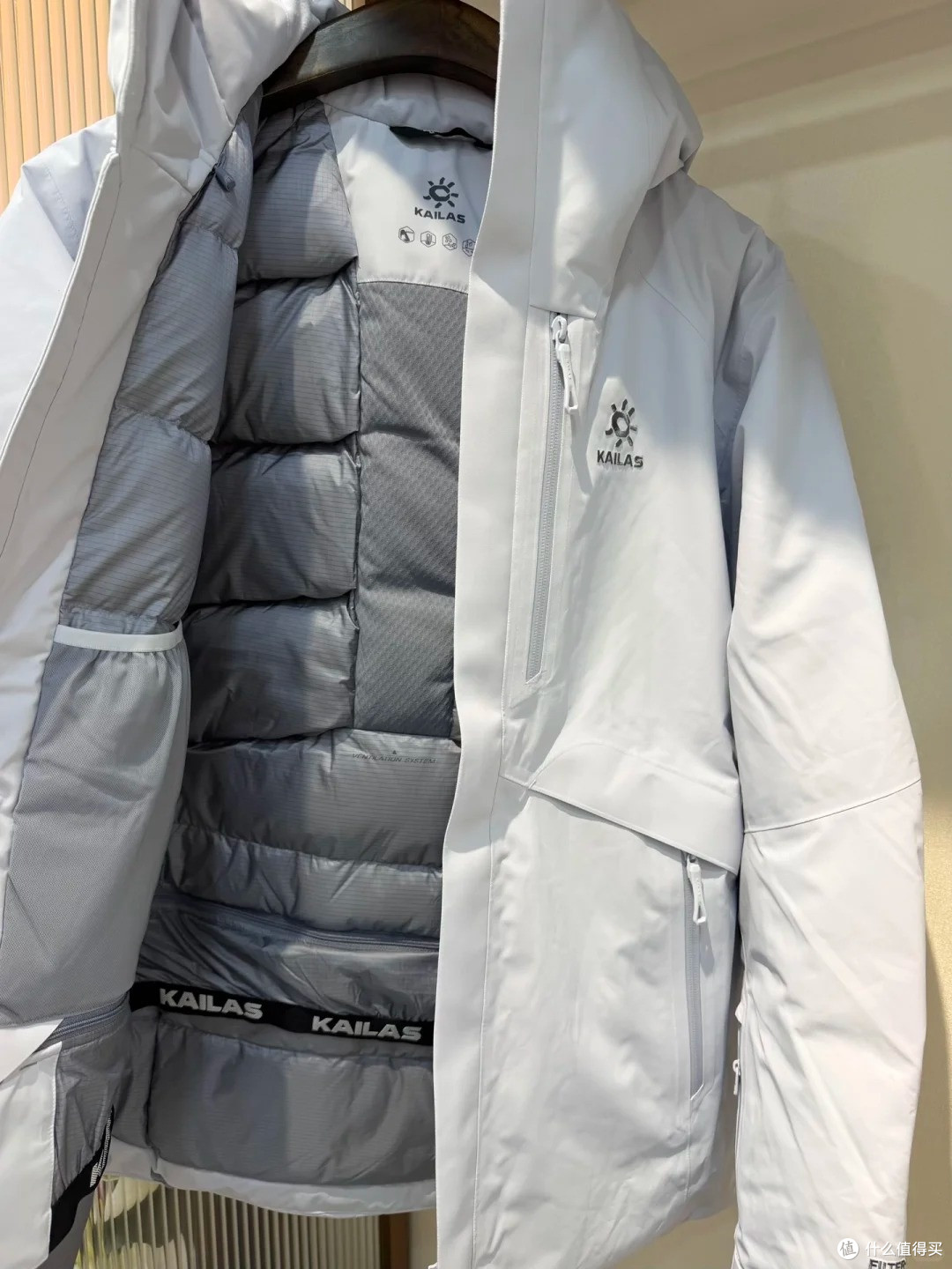 双 11 剁手凯乐石阿莱奇硬壳羽绒服，通勤进山一件通吃