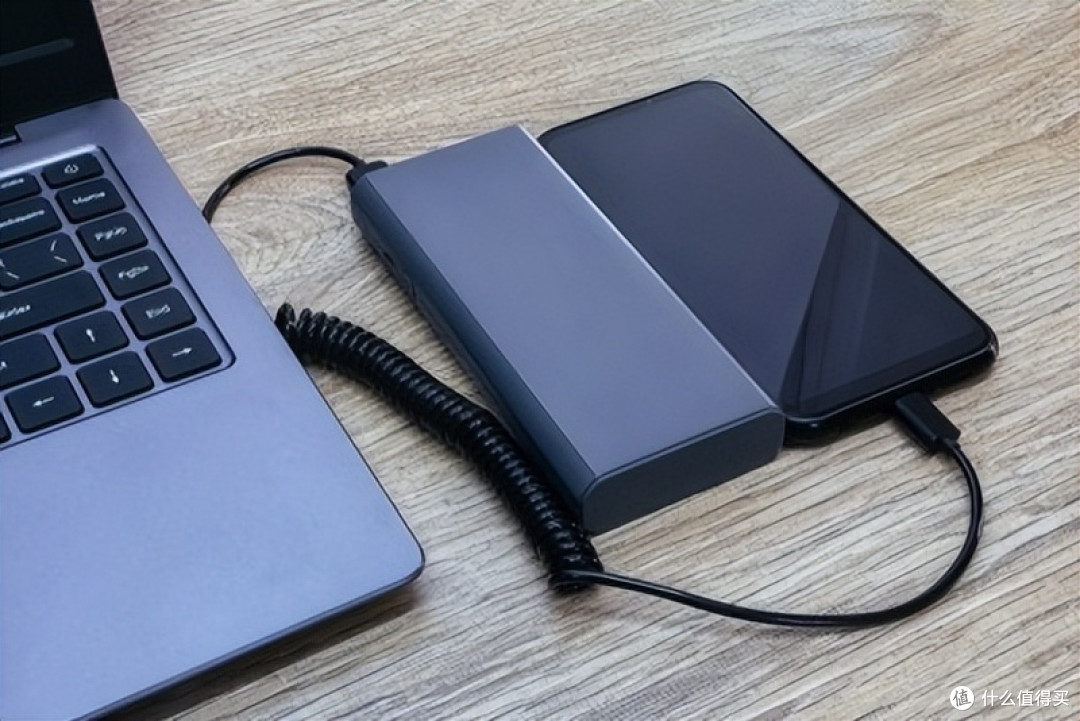 69块把山寨干崩盘的小米,现在自己卖999充电宝了