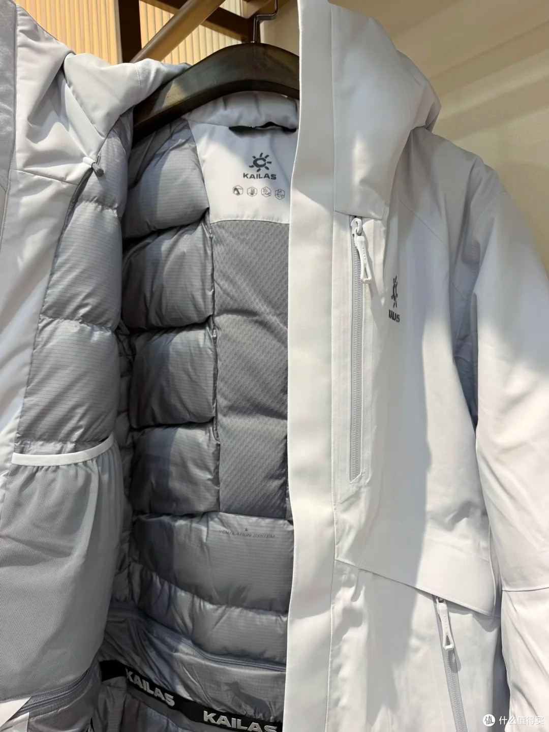 双 11 剁手凯乐石阿莱奇硬壳羽绒服，通勤进山一件通吃