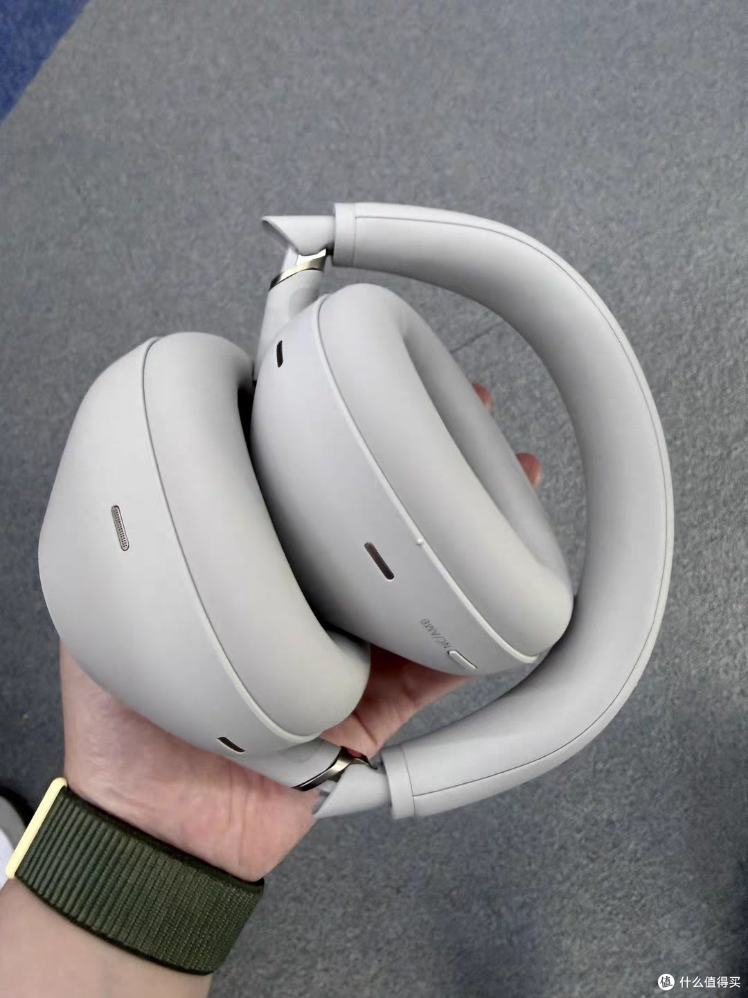 索尼XM6 vs 博士QC Ultra 2，通勤党该选谁？