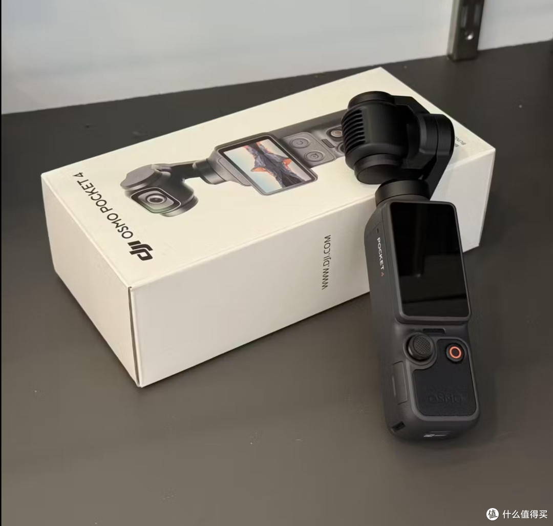 别冲大疆Pocket 4首发！2999元买回来，拍20分钟烫到手不敢握