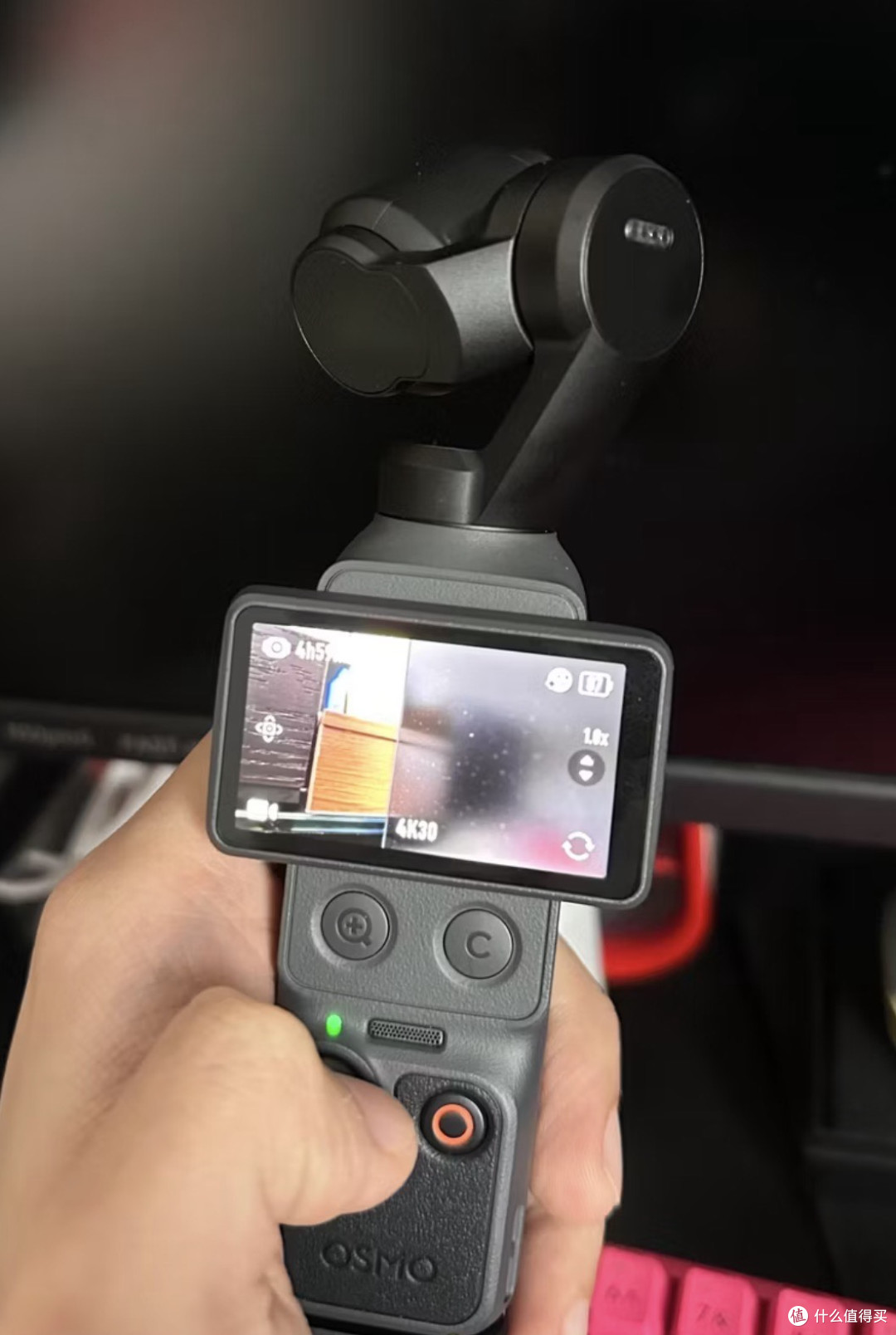 别冲大疆Pocket 4首发！2999元买回来，拍20分钟烫到手不敢握