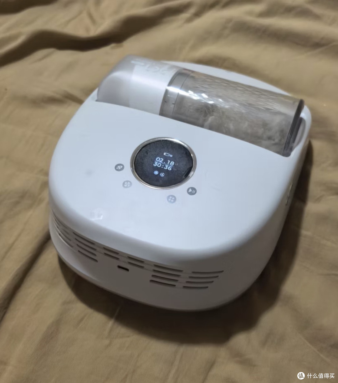 别买喵卫X1 Pro！1399元扫床机器人，本质是一盏会移动的紫外线灯