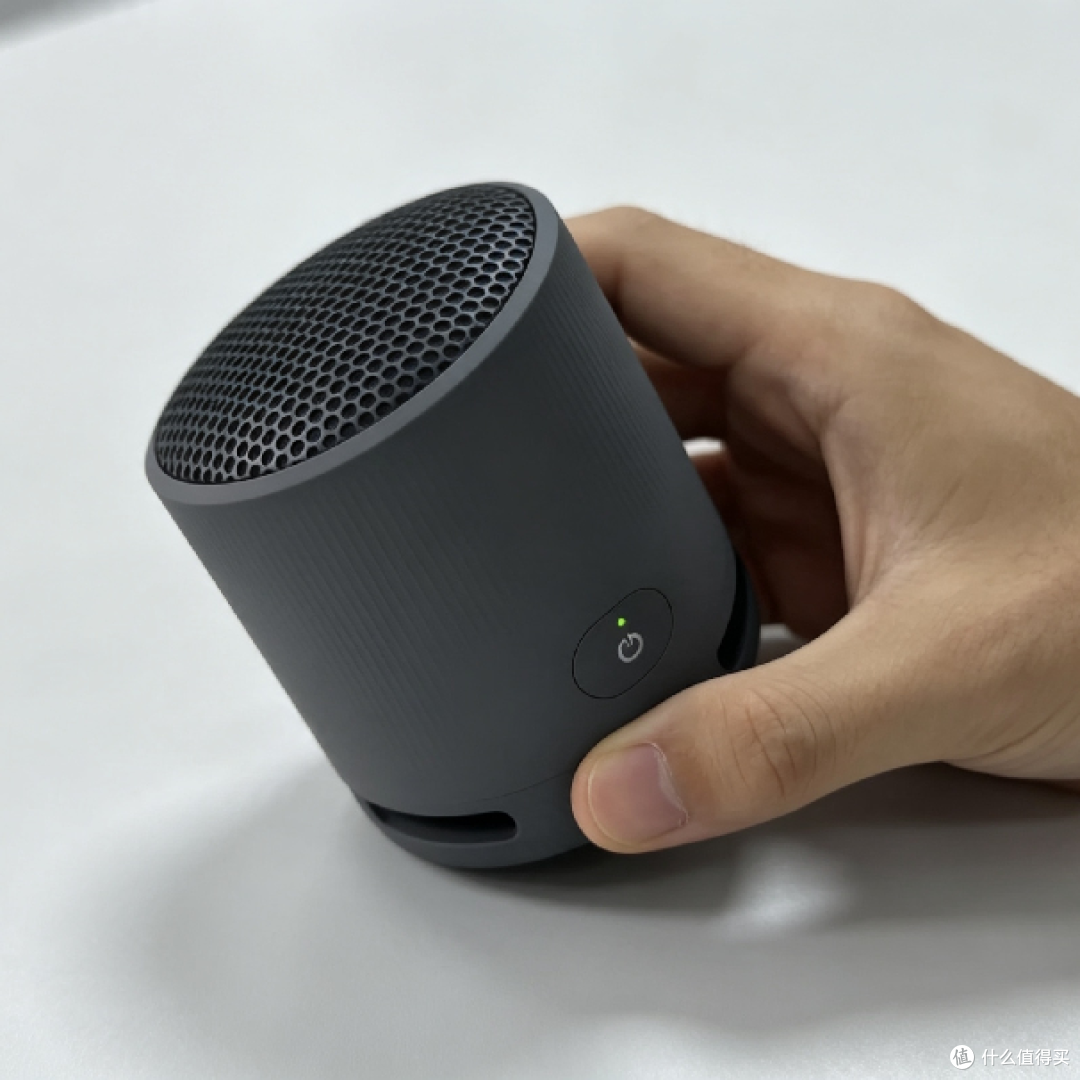 影音发烧友实测｜索尼SRS-XB100便携蓝牙音箱，随身音乐小钢炮