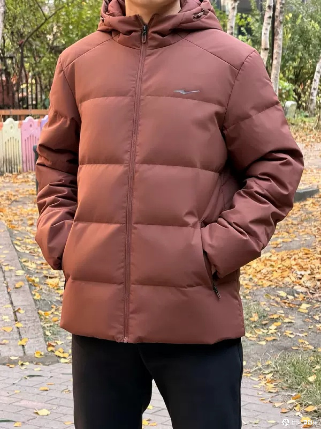 鸿星尔克黑金锁温羽绒服评测