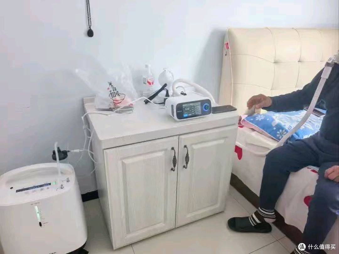 睡眠呼吸暂停打鼾,选择比扬森呼吸R-25A双水平睡眠机。