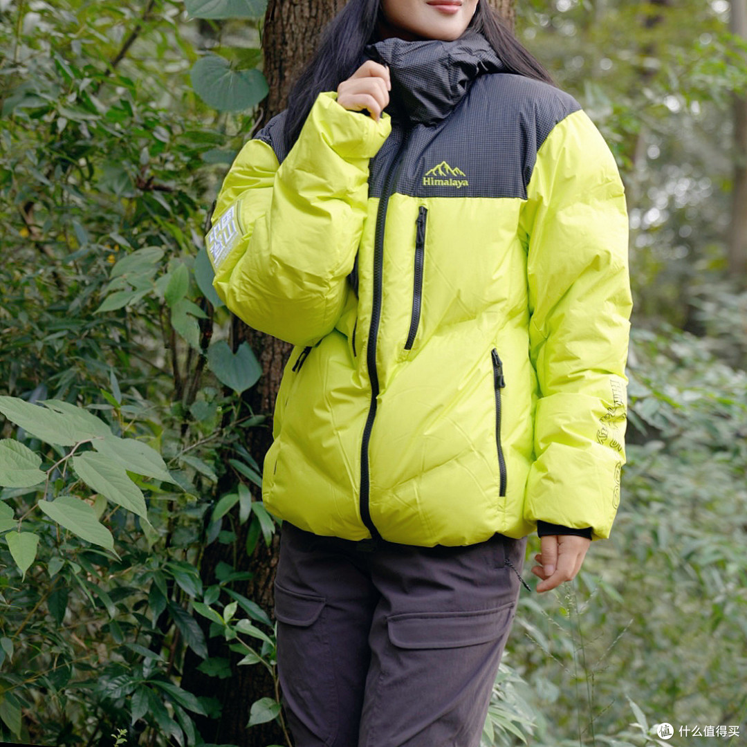 穿荧石绿鹅绒服进林子,朋友说我像个人形路灯