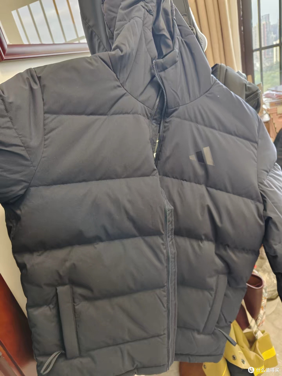 阿迪达斯黑金锁温羽绒服实测