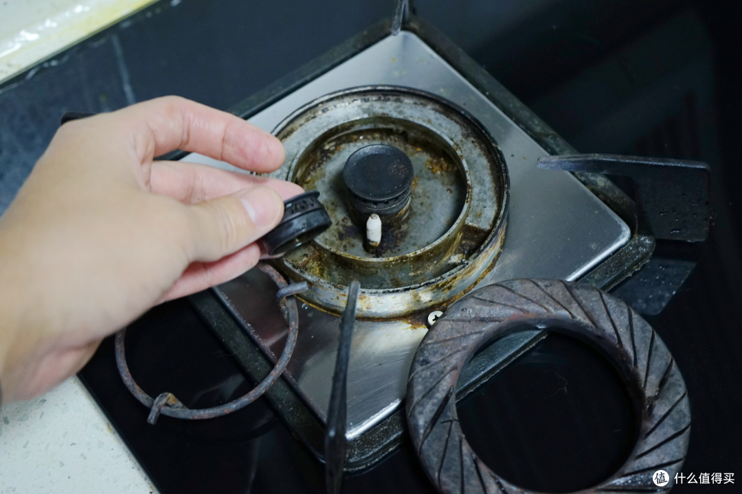 厨房修补篇一：烟机跑烟、灶台开孔大 烧凝，小米净烟机3白全解决