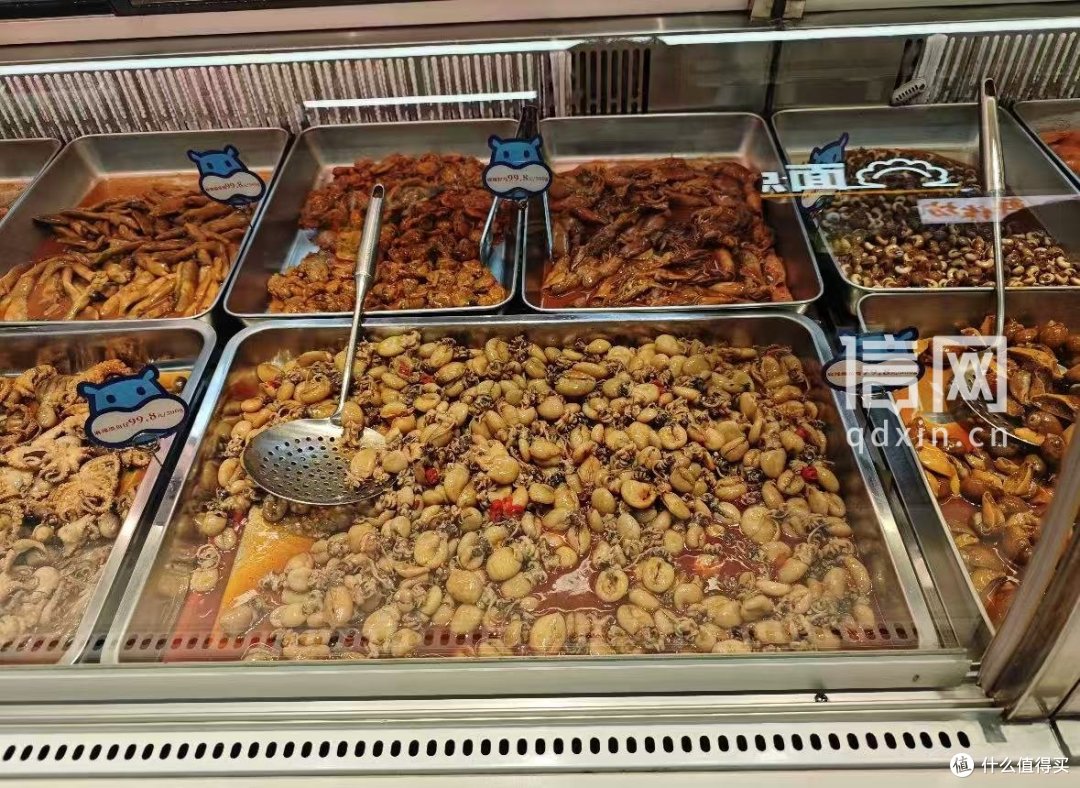 “盒马的熟食铲怎么像猫砂铲?” 洛阳消费者发帖后盒马换了厨具