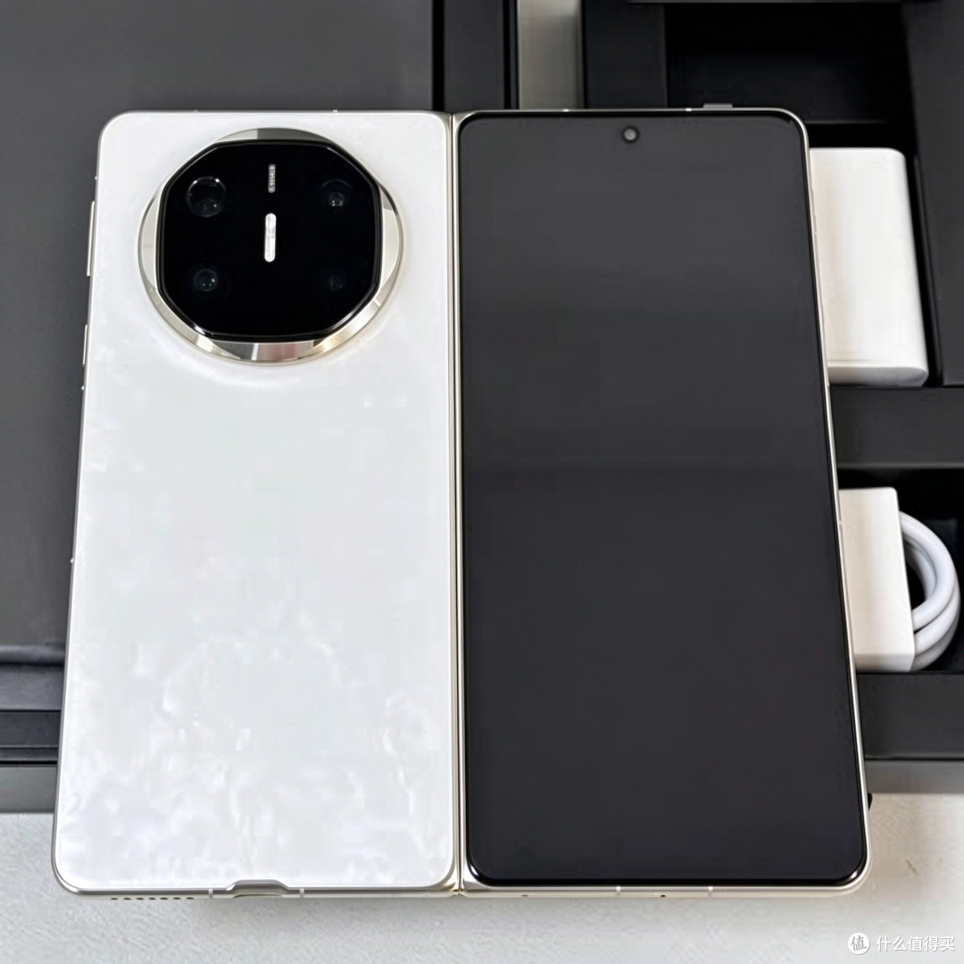 华为Mate X6 12+256GB 华为商城限时约8999,比首发约降4000