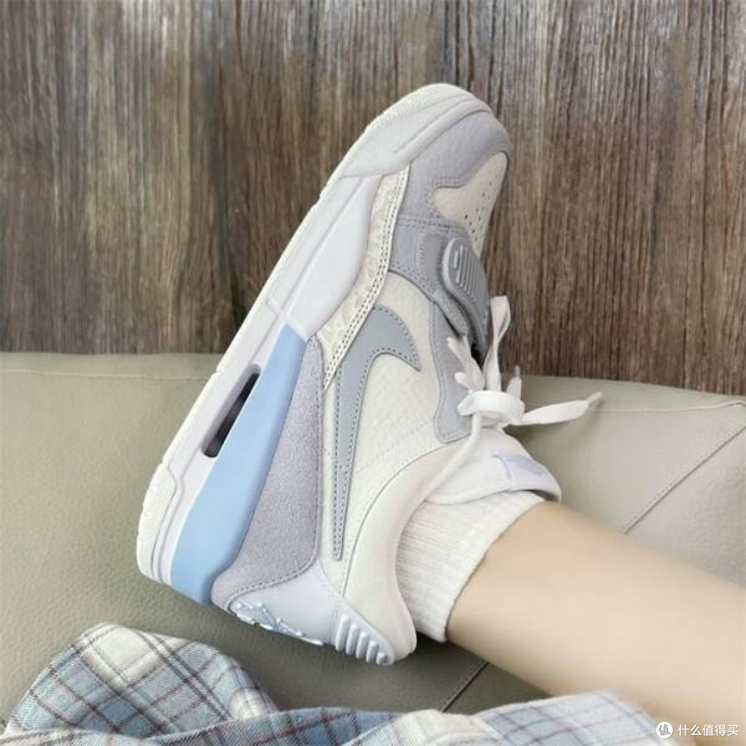 AJ312白蓝配色校园穿搭实测