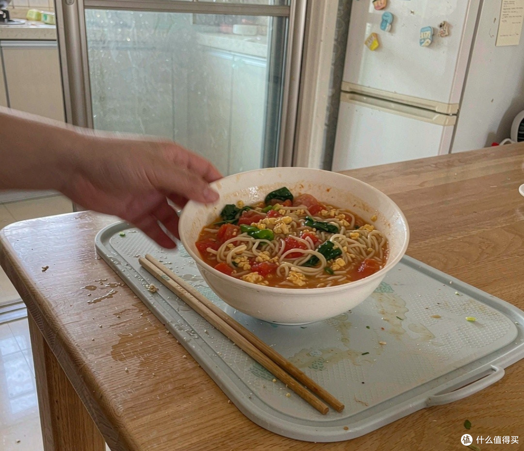 沙发、餐桌、鞋柜、床头柜、折叠桌:5件千元家具三年后怎样了