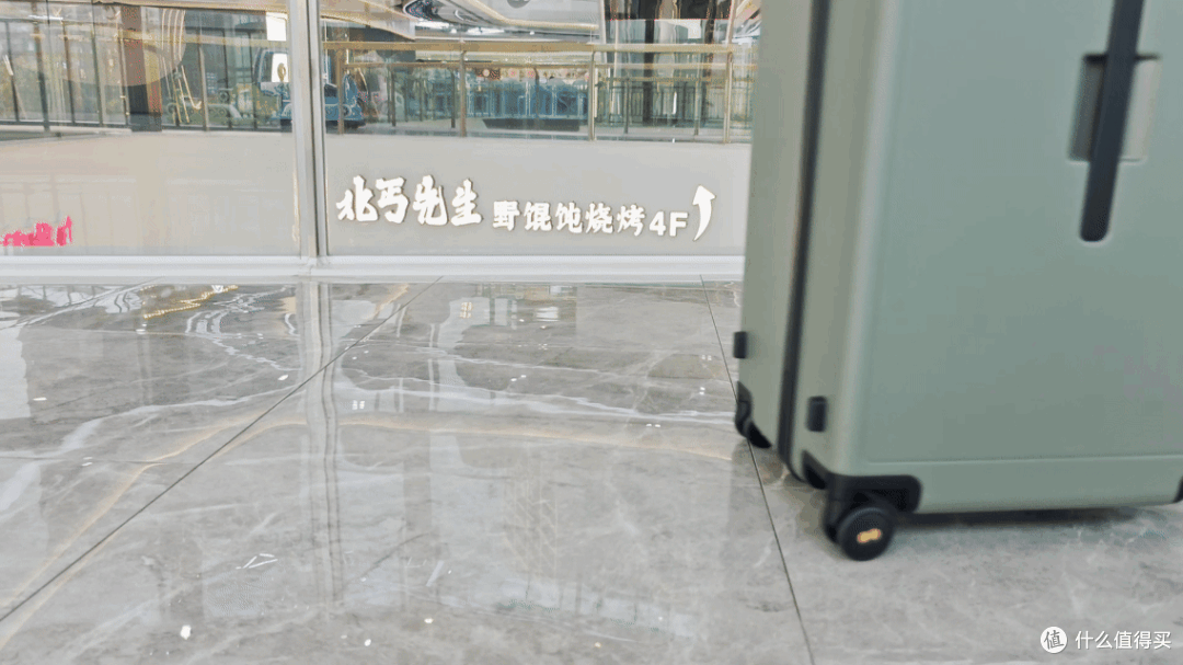 收纳超治愈，极简主义更懂长久陪伴——地平线8号大旅行家行李箱