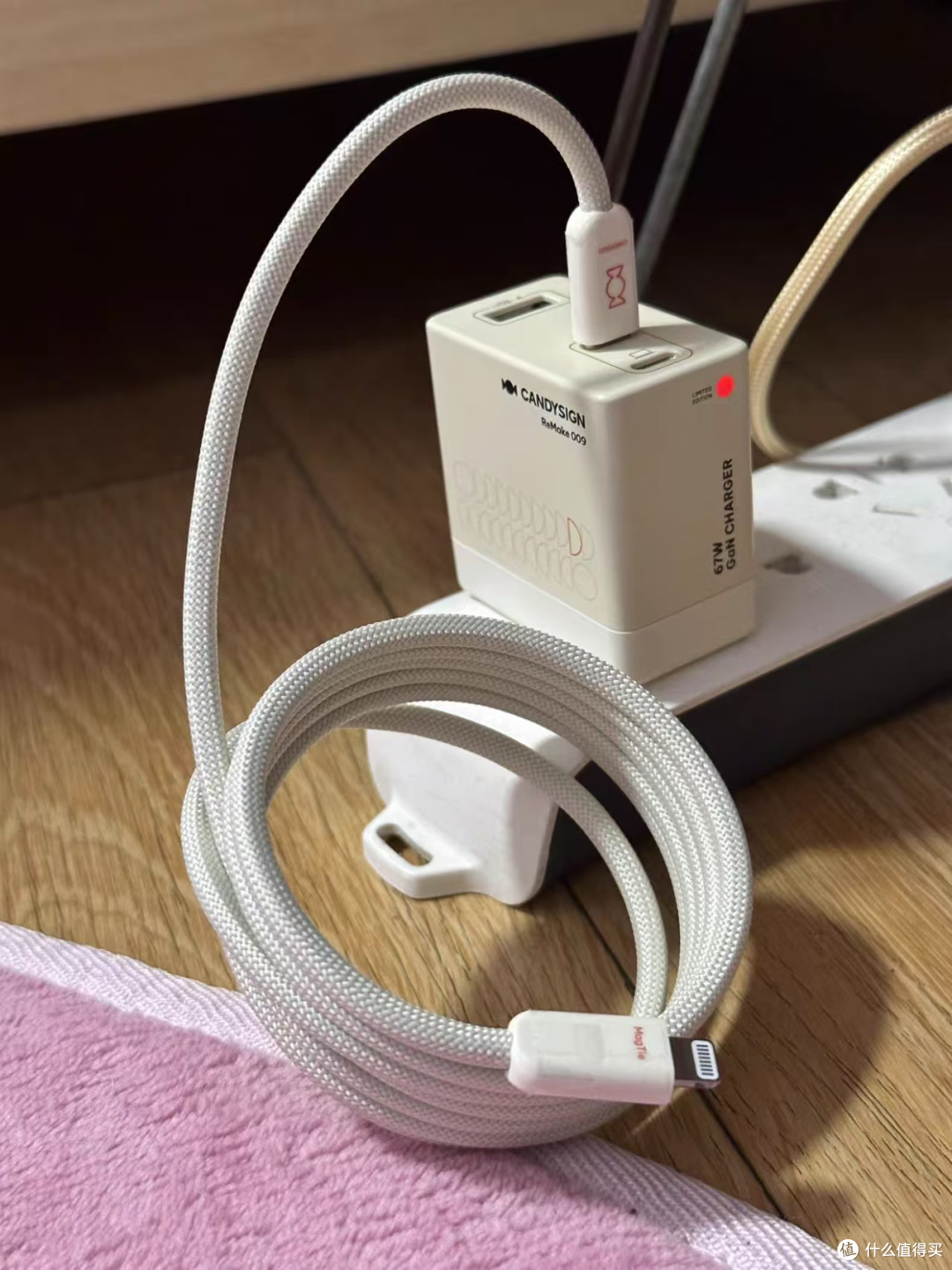 硬糖贴贴线｜磁吸自收纳苹果快充线